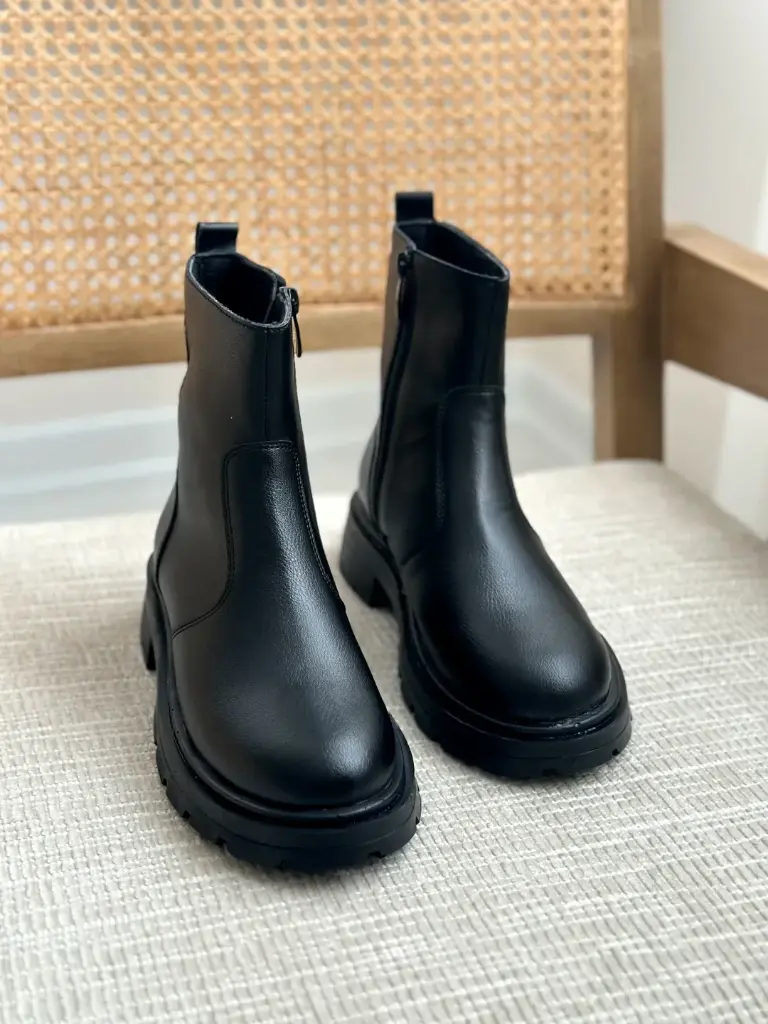 High-Quality Leather Back Strap Slides (6)